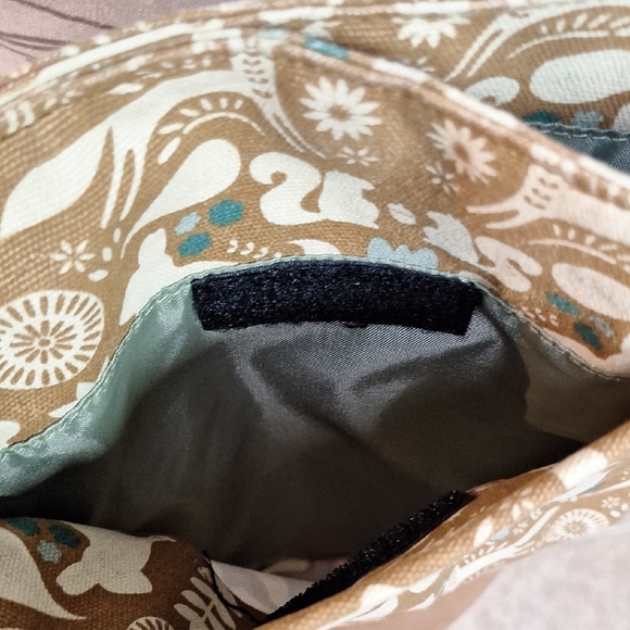 Kavu Tan and Cream Patterned Bag - Picture 6 of 14